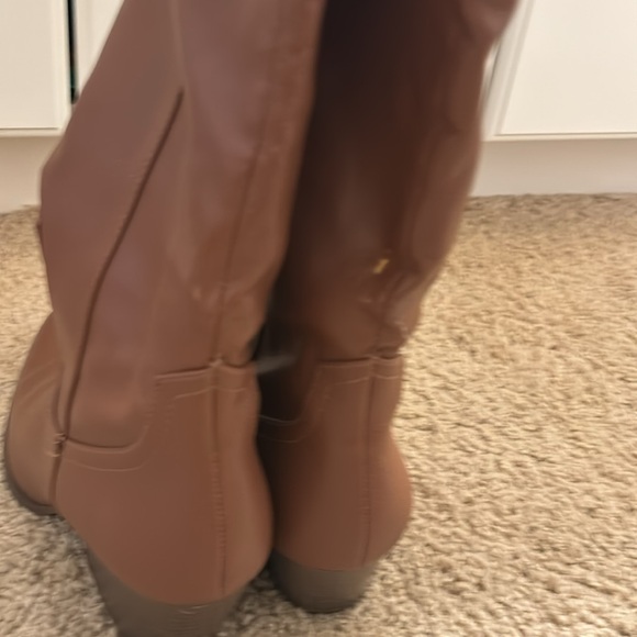 Perfect fall boot from pink Lily - Picture 5 of 5
